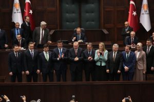AK Partili vekiller: “Zeybekci ile İzmir dünya kenti olacak”
