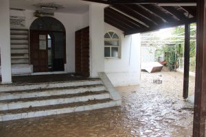 Bodrum’da sel sularıyla dolan camide ibadet yapılamıyor