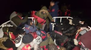 Dikili’de 54 düzensiz göçmen kurtarıldı