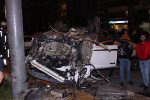 İzmir’de trafik kazası: 1’i ağır 4 yaralı