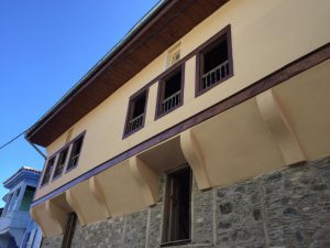 Kula’da bir tarihi ev daha restore ediliyor