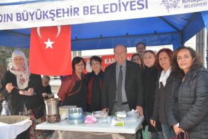 Başkan Özakcan’dan kadınlara destek