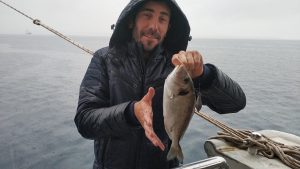 Çeşme’de balık avı turizmi yüzleri güldürüyor