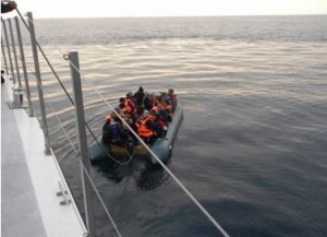 Dikili’de 45 göçmen ölüme yolculukta yakalandı