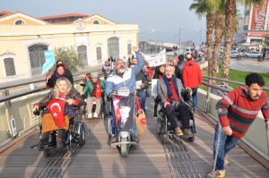 İzmir’de engelli yürüyüşü