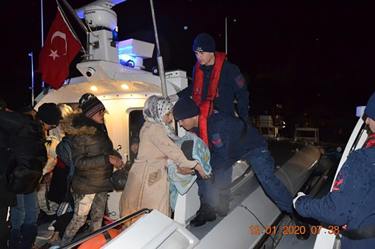 İzmir’de Sahil Güvenlik ekiplerince