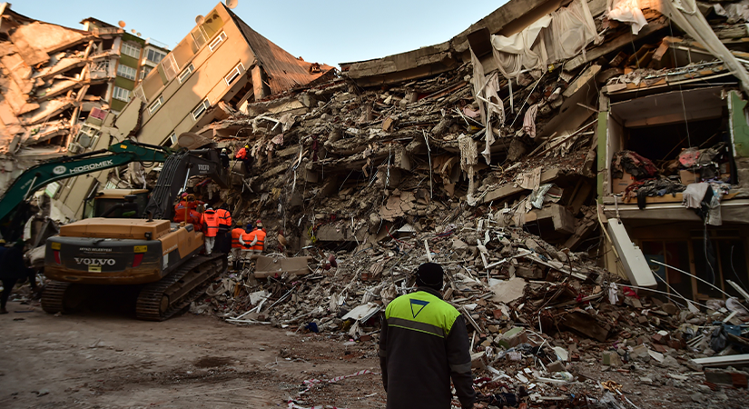 Kahramanmaraş merkezli 10 ilde büyük yıkıma neden olan depremlerde çok sayıda bina da hasar gördü. Peki depremzedeler evlerinin hasar durumunu nasıl öğrenecek. Çevre, Şehircilik ve İklim Değişikliği Bakanı Murat Kurum açıkladı.