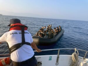 Datça’da 23 düzensiz göçmen kurtarıldı