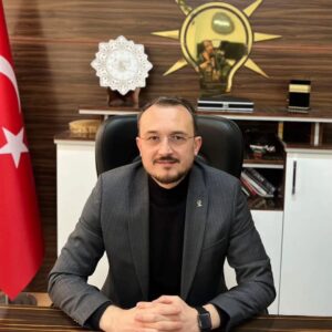AK Parti’de Ahmet Kulat istifa etti