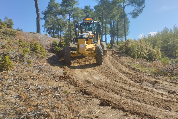 Beyağaç Belediyesi, Sazak Mahallesindeki tarım üreticilerinin tarlalarına rahat ve sorunsuz
