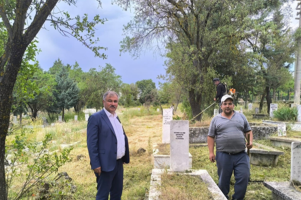  Denizli'nin Beyağaç Belediyesi, vatandaşların Kurban Bayramında ziyaretlerini rahat bir şekilde