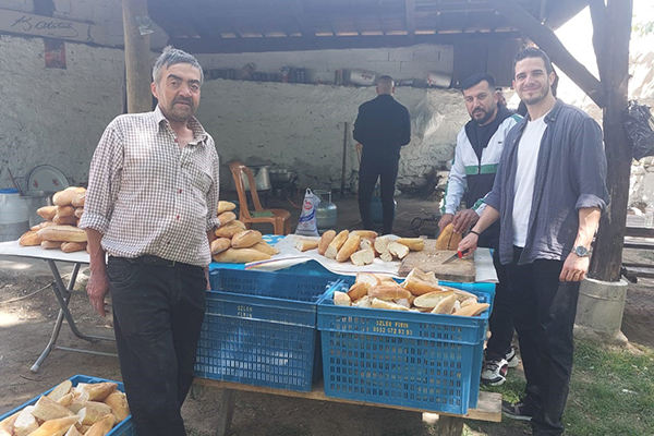 Denizli’nin Buldan ilçesinde her yıl geleneksel hale gelen Bahçeli Dede