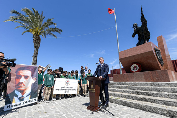 İzmir’in işgaline karşı ilk kurşunu sıkan gazeteci Hasan Tahsin, şehit