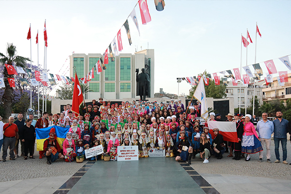 Efes Selçuk, 30 Mayıs Cuma günü Uluslararası Halk Oyunları Şenliği’ne