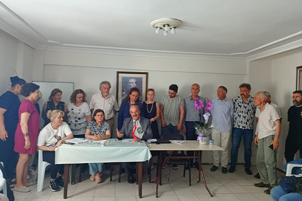 İzmir Denizlililer Derneği’nin Genel Kurulu yoğun katılımla gerçekleştirildi. Yapılan seçimde