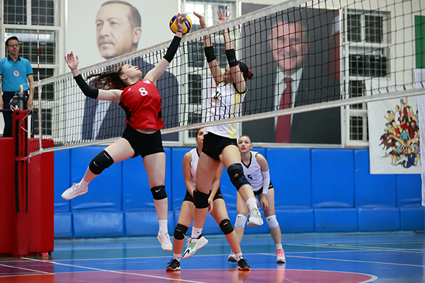 YurtLig Voleybol Kızlar Türkiye Şampiyonası, Kınıklı Spor Kompleksi’nde gerçekleşen seremoninin