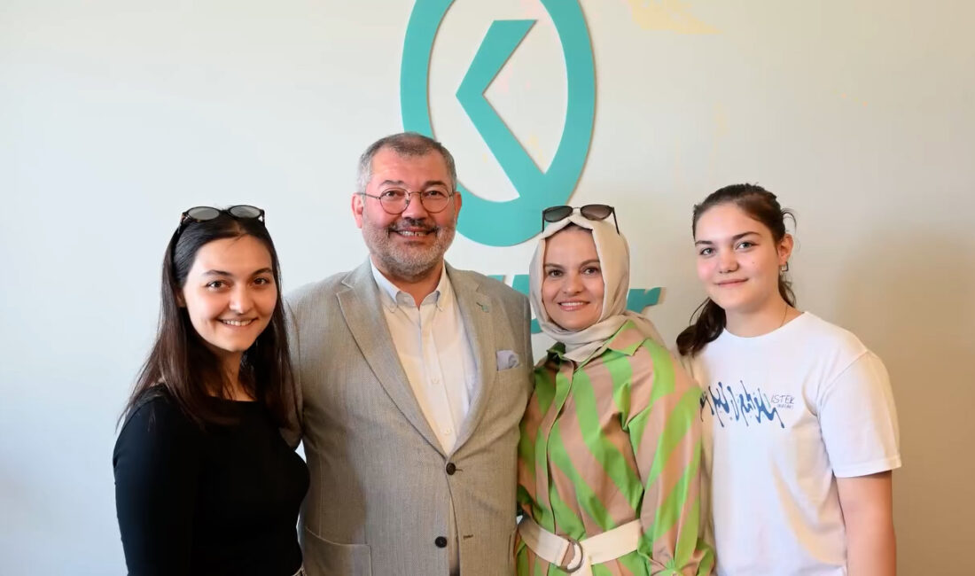 Etkinliğe KalDer Denizli Şubesi Yönetim Kurulu Başkanı Ekrem Ateş’in yanı