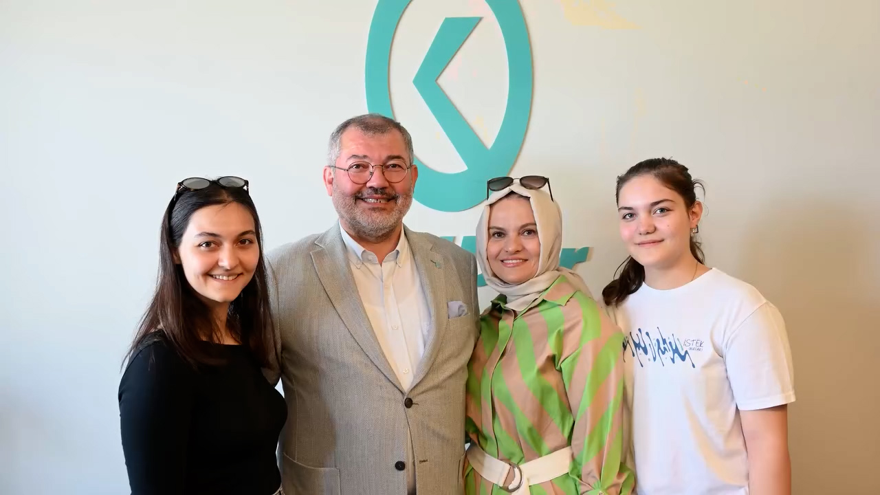 Etkinliğe KalDer Denizli Şubesi Yönetim Kurulu Başkanı Ekrem Ateş’in yanı