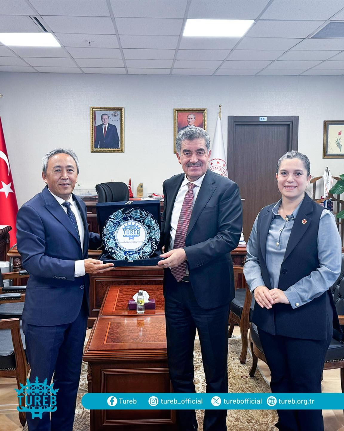 TUREB Yönetim Kurulu Başkanı Abdulkadir Tanrıdağlı ile Başkan Vekili Birsen