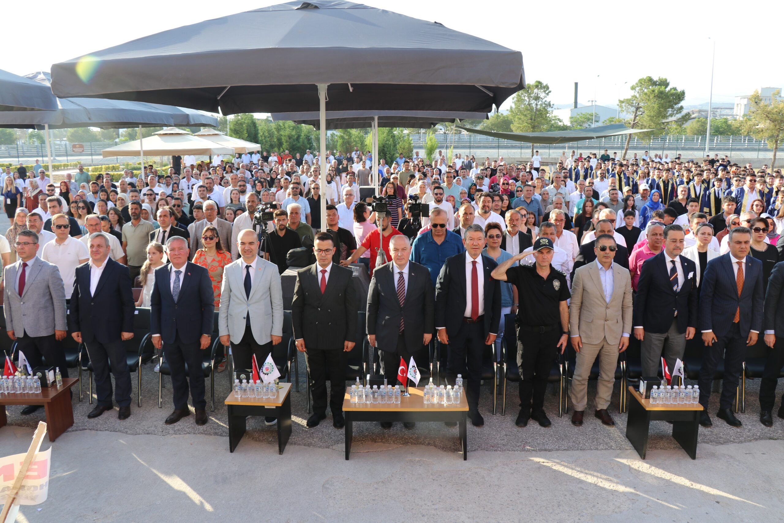 DOSTEK Koleji 2025 Mezunlarını Coşkulu Törenle Uğurladı Denizli Organize Sanayi
