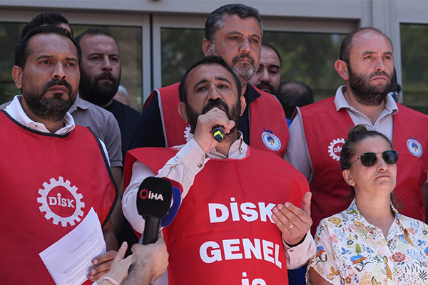 İzmir'de DİSK’e bağlı Genel-İş Sendikası ile İzmir Büyükşehir Belediyesi arasında