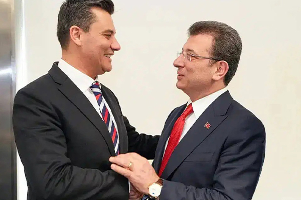 Geçirdiği elektrik kazası sonrası yaşamını yitiren Manisa Büyükşehir Belediye Başkanı