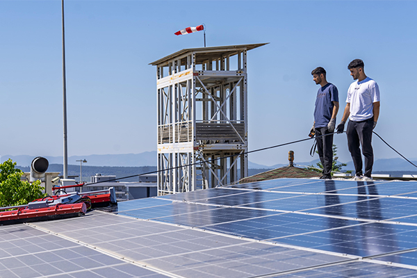 İzmir Büyükşehir Belediyesi kurduğu 20 güneş enerji santrali sayesinde enerjiden