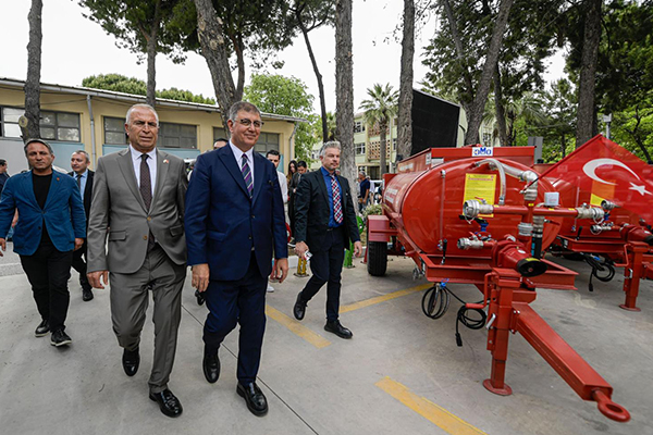 İzmir Büyükşehir Belediyesi, artan yangınlarla mücadeleyi güçlendirmek, kentin afetlere karşı