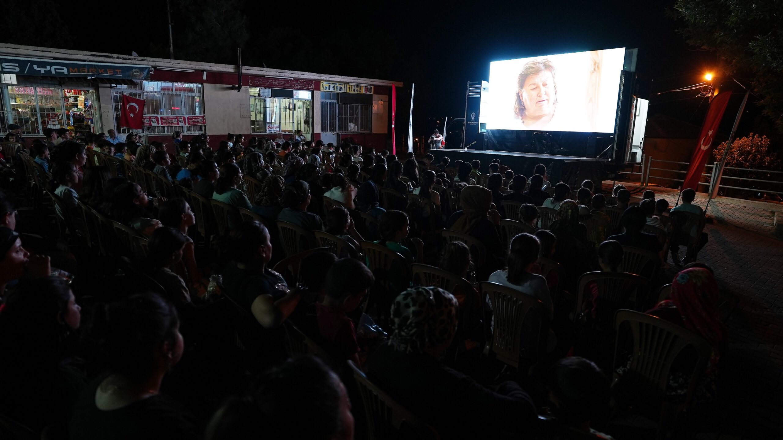 Sanat şehri Denizli mottosuyla kültür ve sanat faaliyetlerini kentin dört