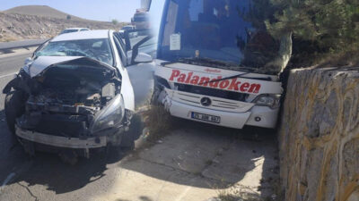 Afyonkarahisar’ın Sinanpaşa ilçesinde meydana gelen zincirleme trafik kazasında, bir yolcu