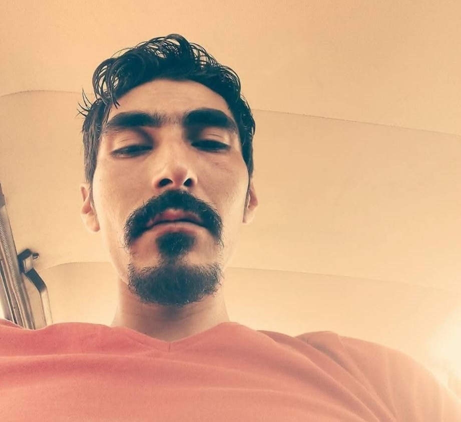 Aydın’ın Bozdoğan ilçesi Yeni Sanayi Sitesi’nde bir kişi yerde yatar