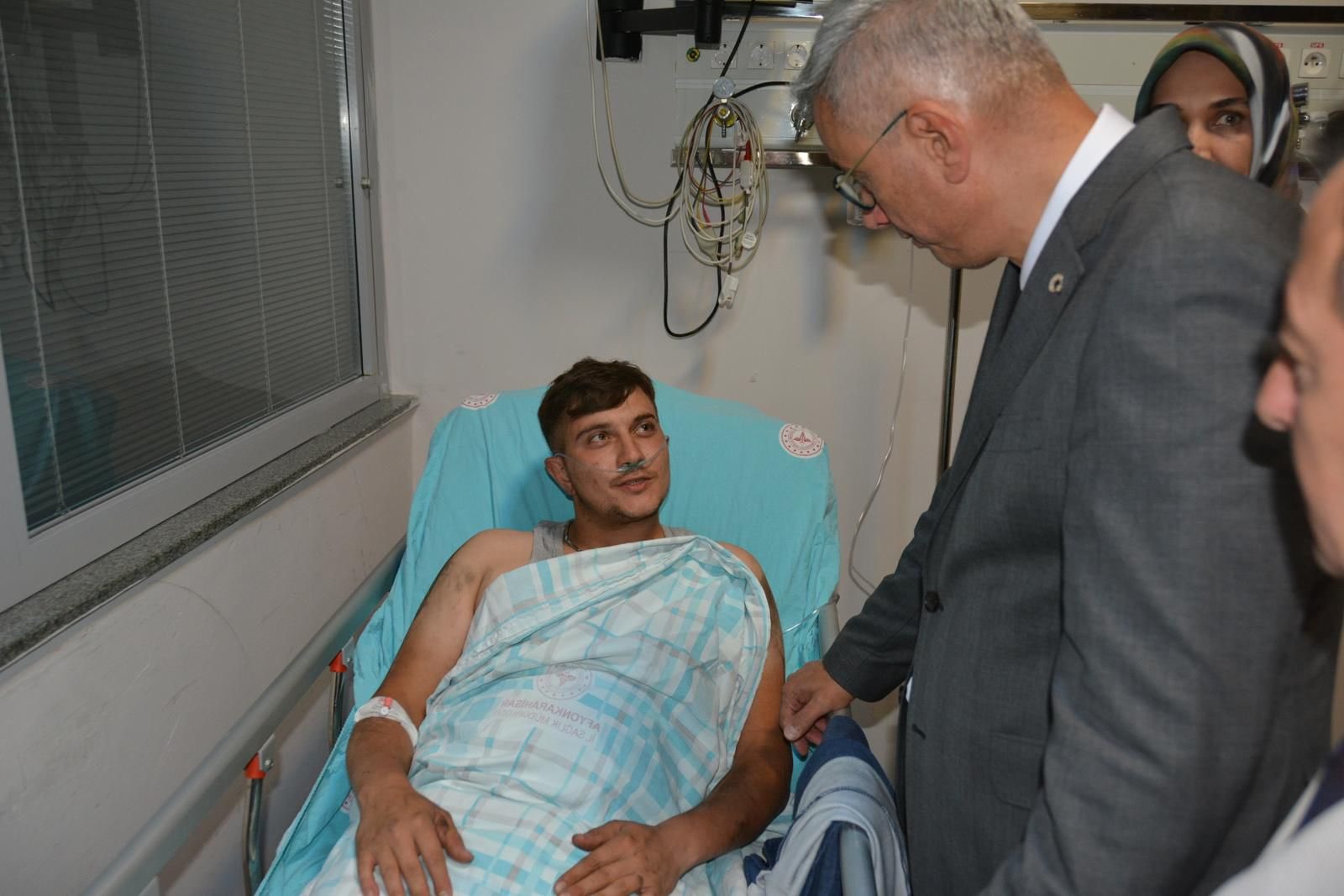 Eskişehir’in Seyitgazi ilçesinde başlayıp Afyonkarahisar’a sıçrayan orman yangınında yaralananlardan 4’ünü