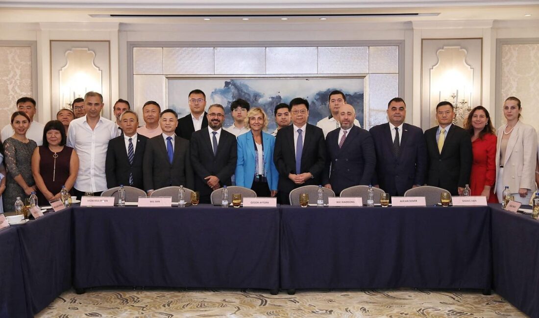 Çin Halk Cumhuriyeti İstanbul Başkonsolosu Wei Xiaodong’un ev sahipliğinde düzenlenen