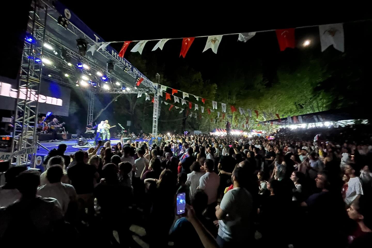 Honaz Kiraz Festivali, ikinci gününde de yoğun katılımla ve coşkulu
