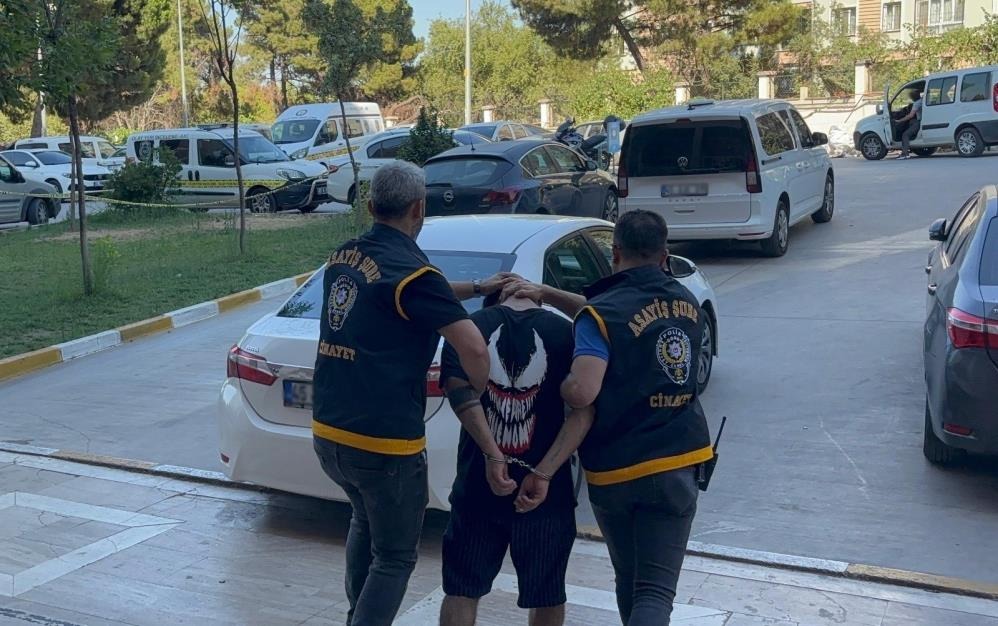 Manisa’nın Yunusemre ilçesinde 17 yaşındaki Afganistan uyruklu genç kadının evinde