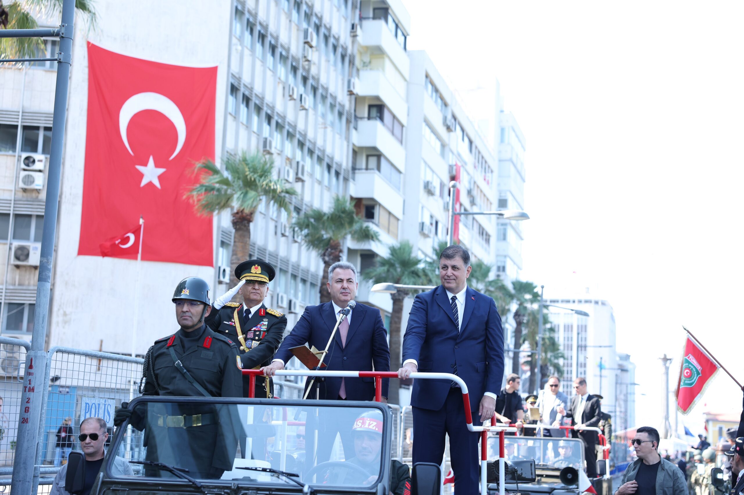 30 Ağustos Zafer Bayramı, tüm yurtta olduğu gibi İzmir’de de