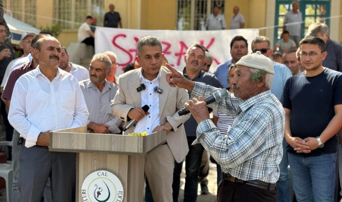 Çal Belediye Başkanı Ahmet Hakan, üzüm üreticileriyle bir araya gelerek