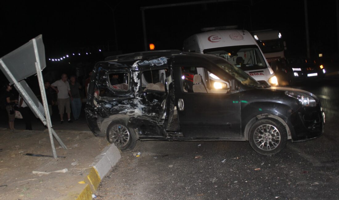 Manisa’nın Salihli ilçesinde kamyon ile kamyonetin çarpışması sonucu meydana gelen