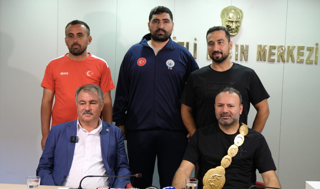 Beyağaç Belediyesi’nin geleneksel hale getirdiği Hüseyin Çokal Yağlı Pehlivan Güreşleri,