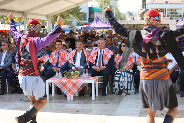 İzmir’in köklü bağcılık geleneğine sahip ilçesi Urla’da, 2 bin 600