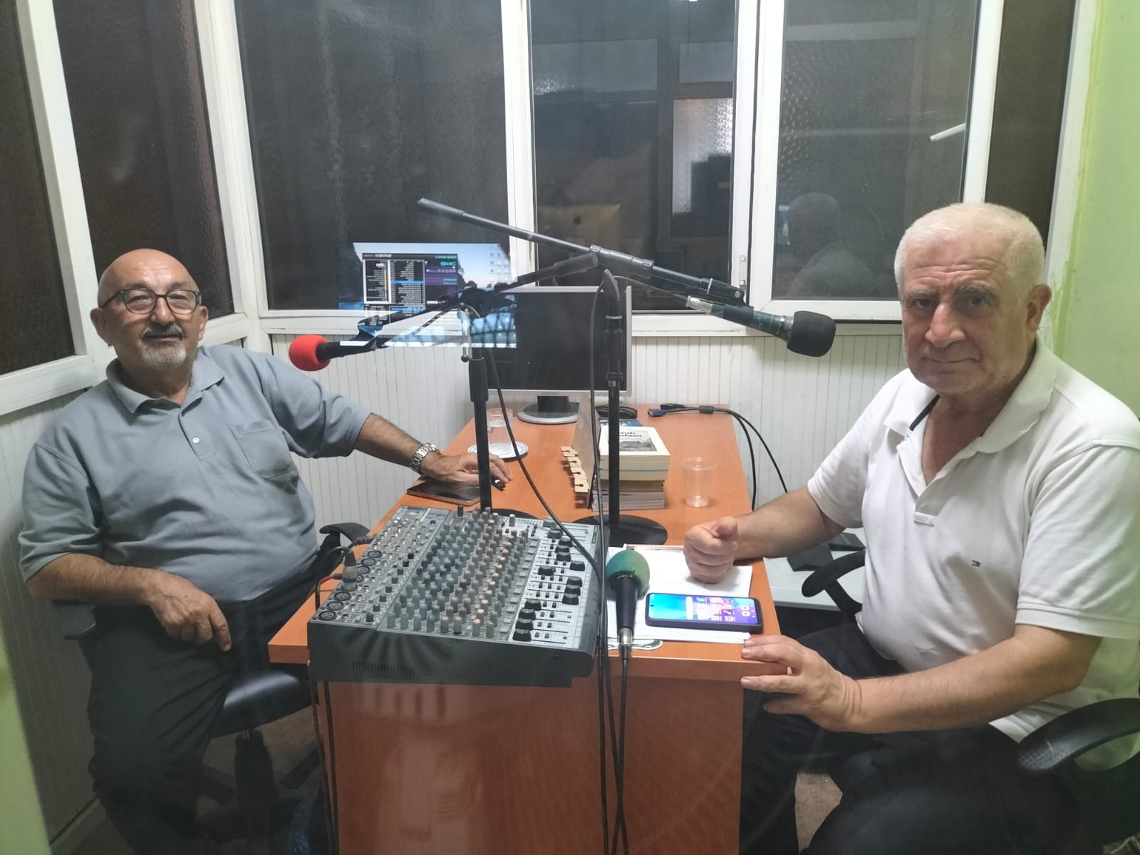 Denizli’nin deneyimli gazetecilerinden Ahmet Deda, radyo programcısı ve gazeteci İskender