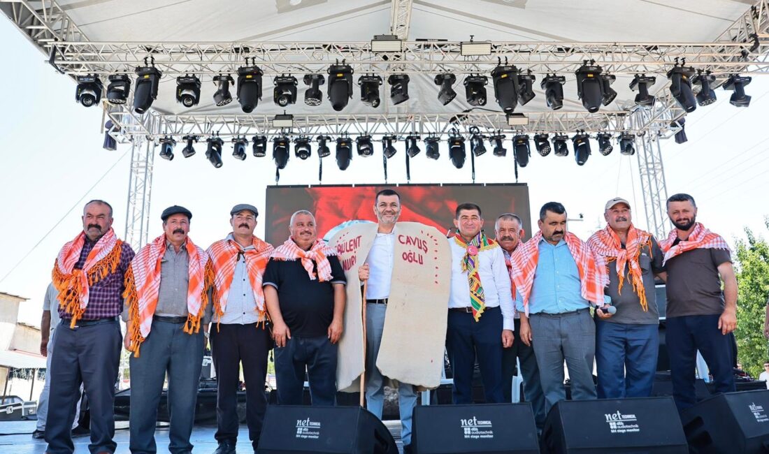 Denizli’nin Serinhisar ilçesinde düzenlenen Yörük Göçü Şenliği, renkli görüntüler ve