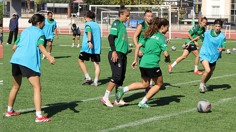 Yeni sezonda TFF 1. Kadınlar Liginde mücadele edecek olan Horozkentspor’da
