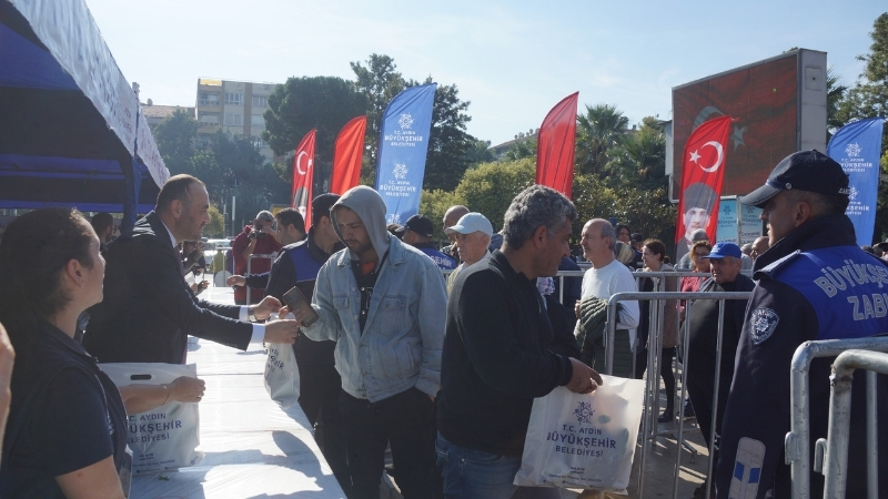 Aydın Büyükşehir Belediyesi tarafından dağıtımı yapılan kışlık ata tohumu fidelerine