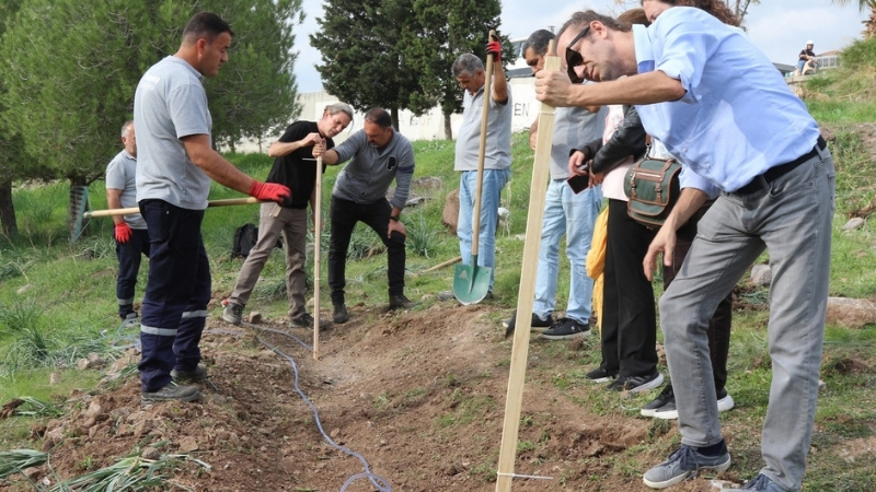 Bornova Belediyesi’nin ev sahipliğinde düzenlenen “Susuzluğa Çözümler Paneli”nde uzmanlar, iklim