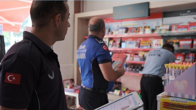 İzmir Büyükşehir Belediyesi Zabıta Dairesi Başkanlığı, öğrencilerin sağlıklı, güvenli ve