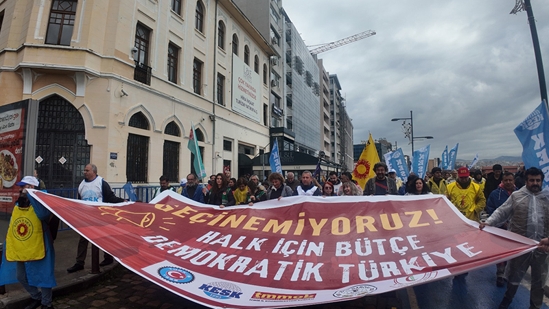KESK, Türk-İş, TMMOB, İzmir Barosu ve İzmir Tabip Odası’nın çağrısıyla
