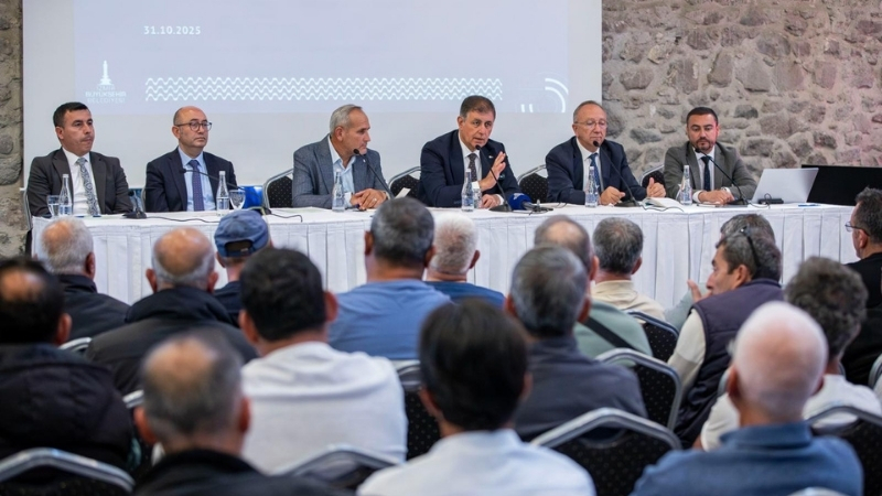 İzmir Büyükşehir Belediye Başkanı Dr. Cemil Tugay, su ürünleri sektörünün