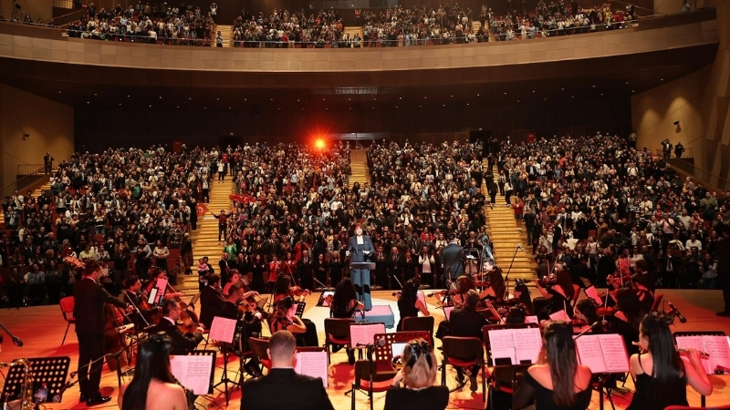 Denizli Büyükşehir Belediyesi’nin katkılarıyla Denizli Filarmoni Derneği tarafından düzenlenen “Ata’ya