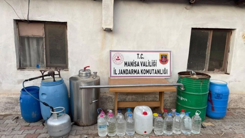 Manisa’nın Salihli ilçesinde jandarma ekipleri tarafından düzenlenen operasyonda 112 litre